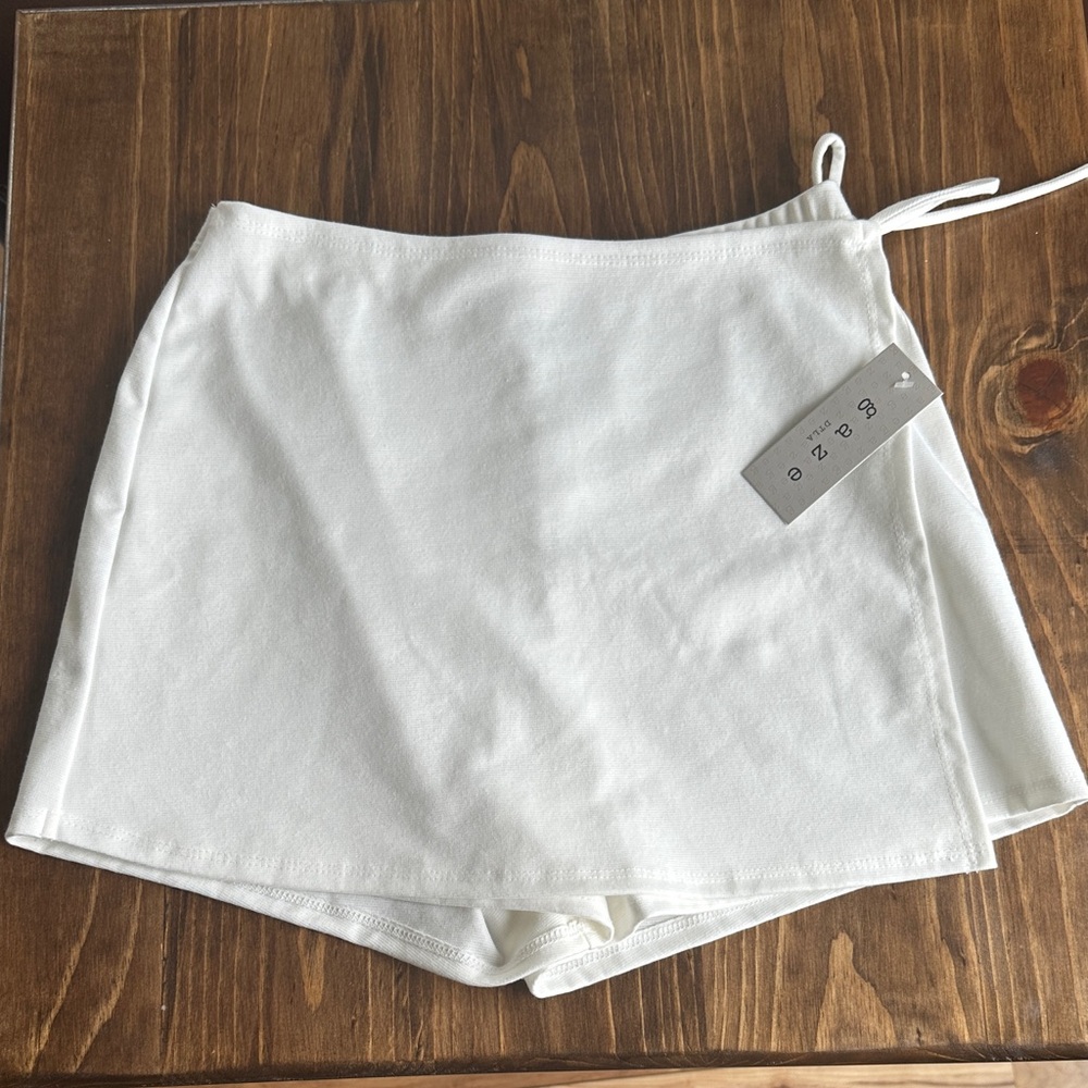 gaze White Women's Skort with Side Tie